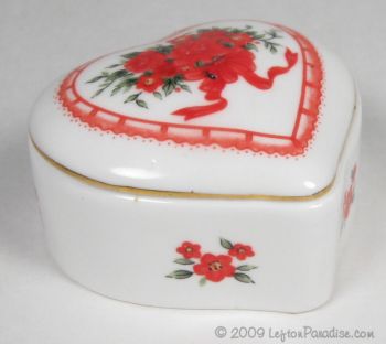 Heart-Shaped Trinket Box with Bouquet of Roses - 07564