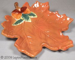 Maple Leaf-shaped Dish - Homespun Autumn
